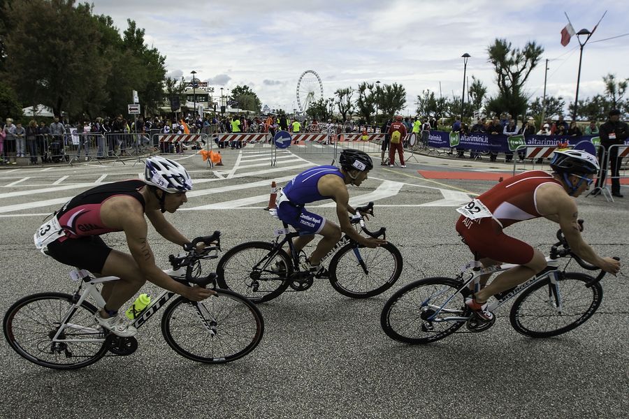 RIMINI, ITALY - MAY 23:  Athletes compete on the biking course during the Grand Prix Triathlon at the 2015 ETU Challenge Triathlon Rimini on May 23, 2015 in Rimini, Italy.  (Photo by Gonzalo Arroyo Moreno/Getty Images)